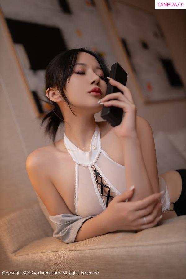 鱼子酱fish  [XiuRen]高清写真图 2024.09.20 No.9189 鱼子酱Fish 黑丝美腿第36张图片